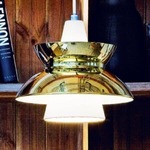 Louis Poulsen Doo-Wop – závesná lampa mosadz