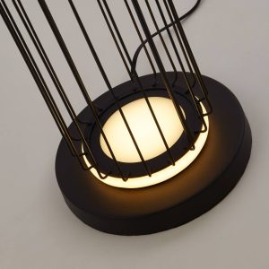 Stojacia LED lampa Cage v klietkovom dizajne